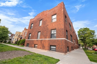 3316 W Byron St Unit 1, Chicago, IL 60618