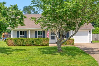 1033 Waterford Cir, Clarksville, TN 37040