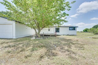 1814 Broadhead Rd, Waxahachie, TX 75165