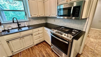 811 Gail St, Springdale, AR 72762