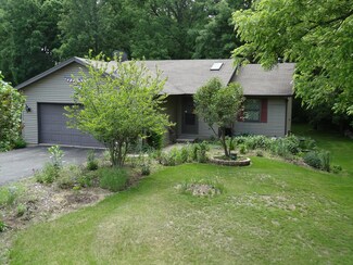 2005 Candlewick Dr SW, Poplar Grove, IL 61065