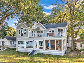160 Pillsbury Point, Arnolds Park, IA 51331