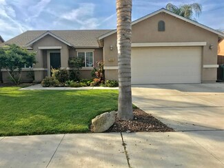 2649 W Brooke Ct, Visalia, CA 93291