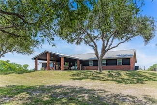 645 N Pirate Blvd, Sinton, TX 78387