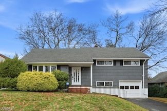 15 Carol Place, Bloomfield, NJ 07003