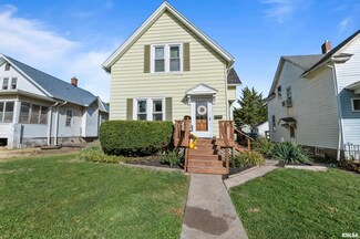 135 N Thornwood Ave, Davenport, IA 52802