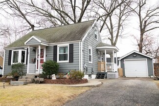 68 Pell Ave, Warwick, RI 02888