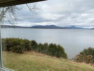 77 Loop Rd, Newport, VT 05855