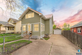 1530 W 10th St, Sioux Falls, SD 57104