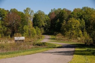 6869 N Nature Ln, Laporte, IN 46350