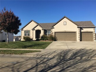 1608 NW 54th Terrace, Kansas City, MO 64118