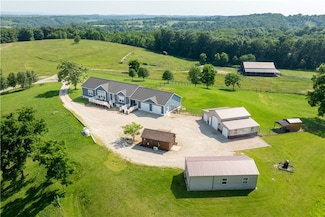 140 Jocelynn Ln, Smithfield, PA 15478