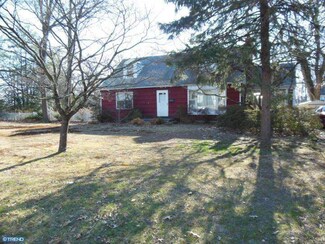 328 4th Ave, Glendora, NJ 08029