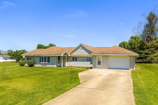 327 Cherrytree Rd, Franklin, PA 16323