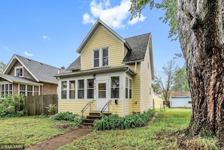 864 Lawson Ave E, Saint Paul, MN 55106