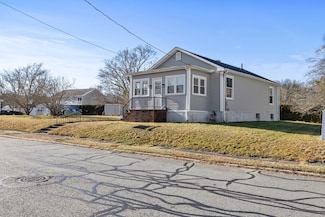 63 Summit Ave, North Dartmouth, MA 02747
