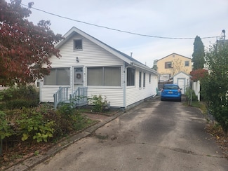 9 Quasuet Ave, Wareham, MA 02571