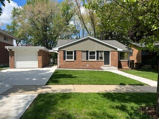 1210 W Sigwalt St, Arlington Heights, IL 60005