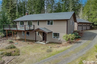 491 N Suncrest Dr, Hoodsport, WA 98548