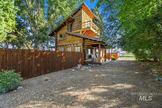 1018 E 2700 S, Hagerman, ID 83332