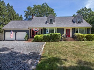 126 Ferry Rd, Bristol, RI 02809