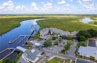 91 Screven St, Darien, GA 31305