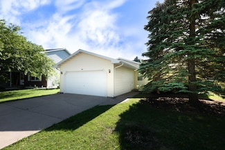851 Hennessy St, Oshkosh, WI 54904