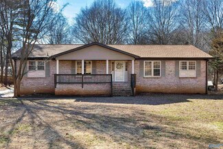 214 Constitution Dr, Meridianville, AL 35759