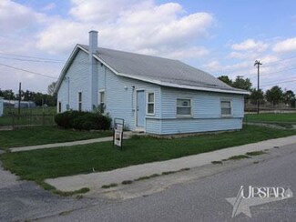 17525 2nd St, Harlan, IN 46743