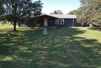513 E Monroe St, Maud, OK 74854
