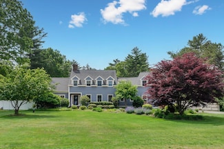 18 Pine Hill Ln, Marion, MA 02738
