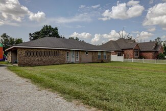 1015 Lady of The Lake Rd, Saint Martinville, LA 70582