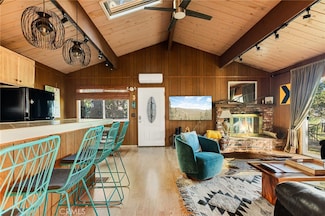 999 Mercury Way, Crestline, CA 92325