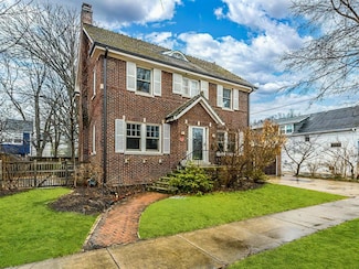2235 Bennett Ave, Evanston, IL 60201