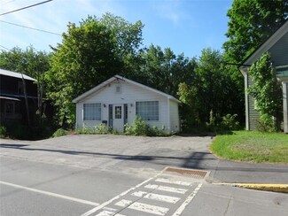 65 Main St, Dixfield, ME 04224