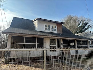 1526 NE 25th St, Winston Salem, NC 27105