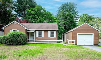 188 N Maple St, Florence, MA 01062