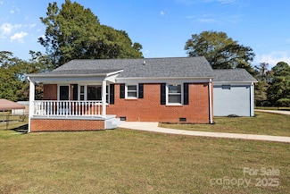 1804 Bennett Rd, Lancaster, SC 29720