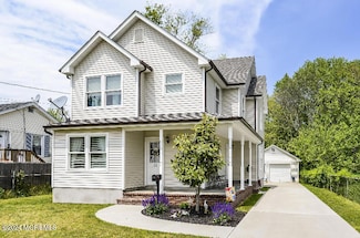 15 Willow St, Port Monmouth, NJ 07758