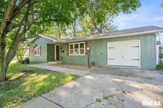 314 S 9th St Unit 1, Auburn, IL 62615