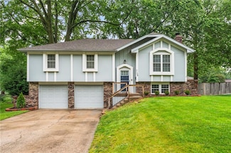 7106 Cody St, Shawnee, KS 66203