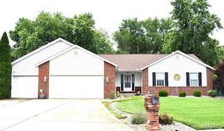 963 Clemson Ave, Fairview Heights, IL 62208