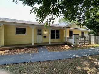 141 S Estate Dr, Webster, NY 14580