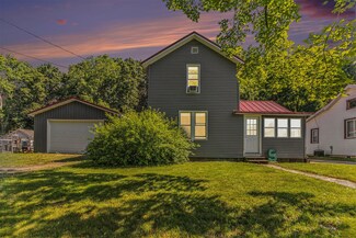 617 E Thorn St, Hastings, MI 49058