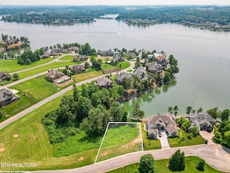 377 Beacon Ct, Lenoir City, TN 37772