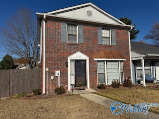 1837 W Brownstone Ct SW, Decatur, AL 35603