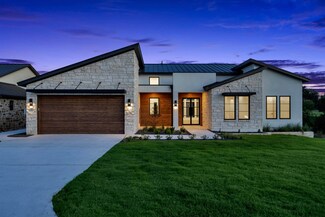 907 Mountain Leather Dr, Horseshoe Bay, TX 78657