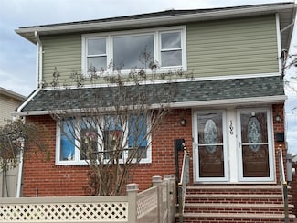 166 Arthur Ave, Floral Park, NY 11001