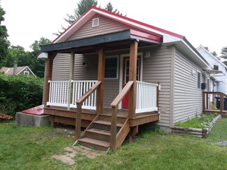 304 Grove St, Bennington, VT 05201