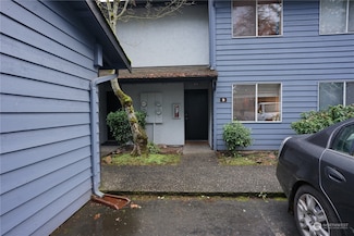 280 Newport Way NW Unit B-9, Issaquah, WA 98027